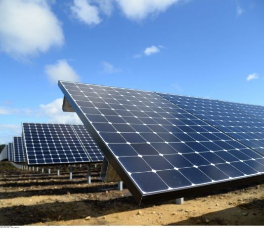 RDC : Félix Tshisekedi lance les travaux de construction d’une centrale solaire avec une capacité de 1 000 mégawatts