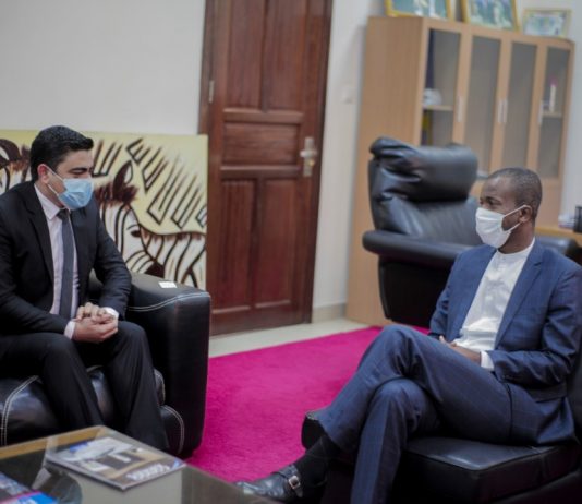 RDC: l’amélioration de la coopération touristique au centre du ballet diplomatique du Ministre Yves Bunkulu