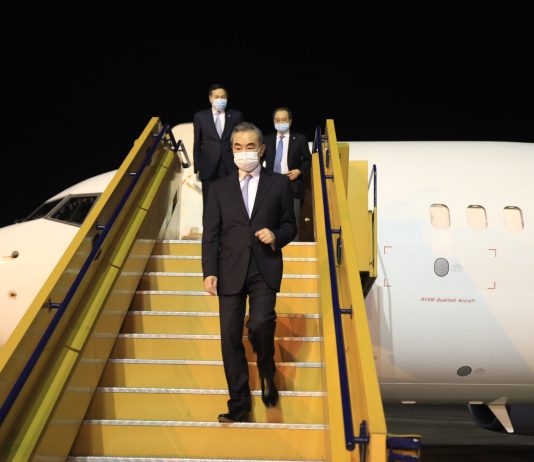 RDC : le conseiller d’Etat et ministre chinois des affaires étrangères Wang Yi est arrivé à Kinshasa