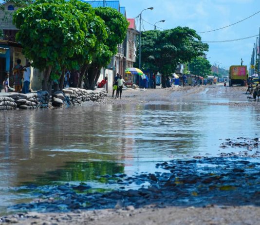 Kinshasa: Gentiny Ngobila envisage la réhabilitation de plusieurs routes en état de délabrement à Tshangu