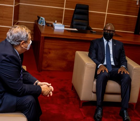 RDC: l’ambassadeur américain Mike Hammer promet à Sama Lukonde le soutien de son pays dans le domaine économique et sécuritaire