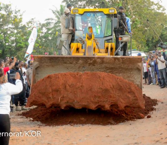 RDC-projet Tshilejelu: lancement à Mbujimayi des travaux de réhabilitation de 100 km des routes de l’espace Kasaï