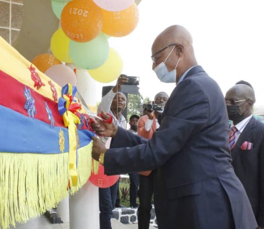 Kasaï-central: Albert Yuma a inauguré un nouveau bâtiment administratif de la Fec à Kananga