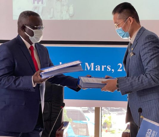 Modernisation du port de Kalemie: le FPI et China Gezhouba signent le contrat d’exécution des travaux pour un montant de 126 millions USD