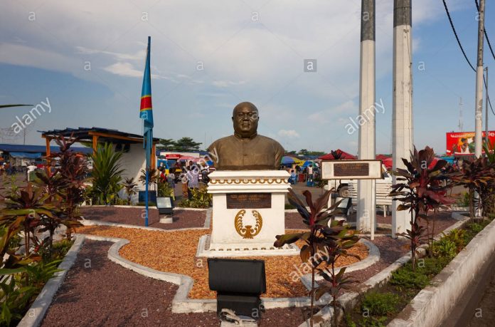 kabila-statue-place-de-la-liberte-kinshasa-republique-democratique-du-congo-l-afrique-cf0b76