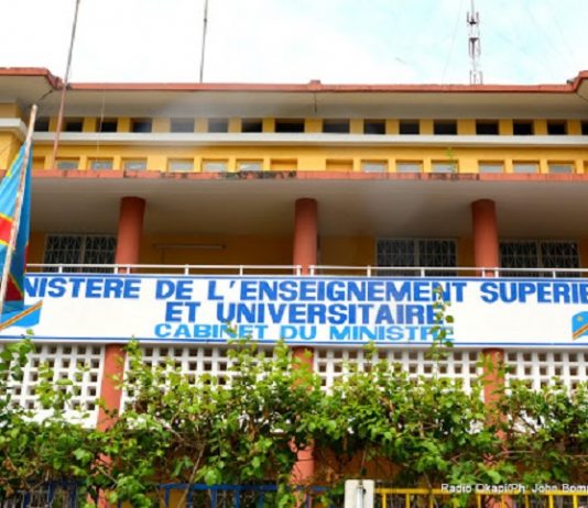 ISP/Kinshasa: le ministre de l’Esu prend des nouvelles mesures pour le paiement des frais académiques