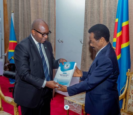 RDC: dépôt à l’assemblée nationale du projet de loi de finances 2022, évalué à 10,3 milliards $