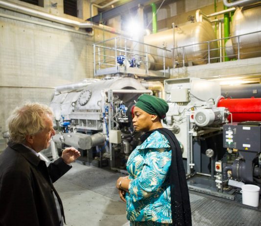 Suisse : Eve Bazaïba visite une usine spécialisée dans le traitement des ordures ménagères