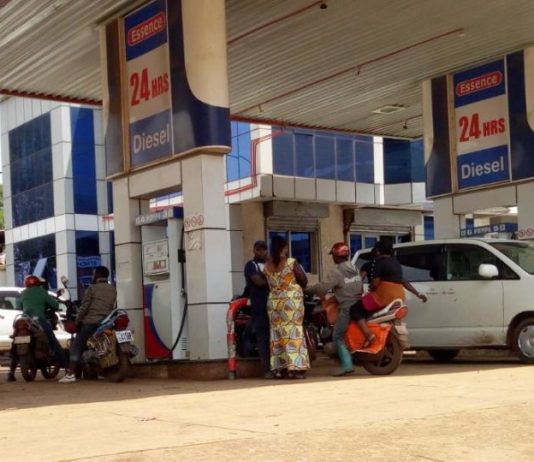 Tshopo: une mission du gouvernement à Kisangani pour vérifier le respect de la structure des prix des produits pétroliers