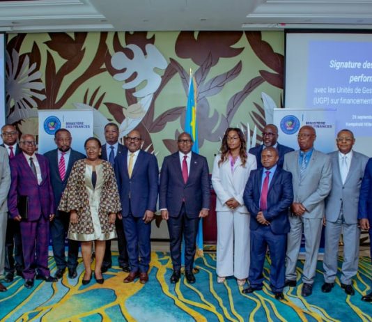 RDC: les coordonnateurs des projets financés par les bailleurs de fonds signent des contrats de performances