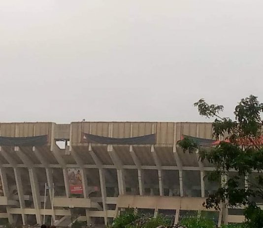 Kinshasa: la police nationale retire la publicité Vodacom sur la coupole du stade des Martyrs