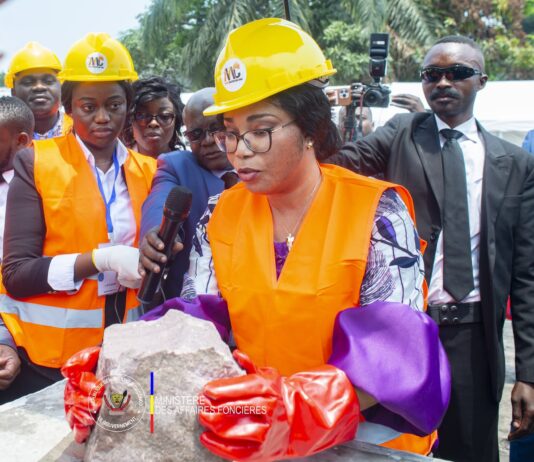RDC: Acacia Bandubola lance le travaux de construction d’un bâtiment pour le secrétariat général du ministère des affaires foncières