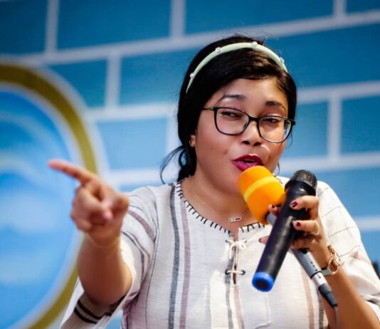 RDC: Acacia Bandubola Mbongo appelle les chefs coutumiers à ne pas vendre la terre