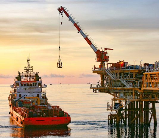 RDC: La Ministre d’État Acacia Bandubola relance le dialogue avec les opérateurs pétroliers