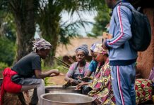 Cantines scolaires à Kalemie : Judith Suminwa lance un programme clé contre la faim et l’abandon scolaire