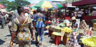 RDC : le gouvernement encadre le petit et le gros commerce
