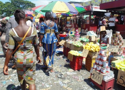 RDC : le gouvernement encadre le petit et le gros commerce