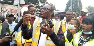 Kinshasa : L’honorable Patrick Ndobi alerte sur une érosion menaçant la route Nzolana
